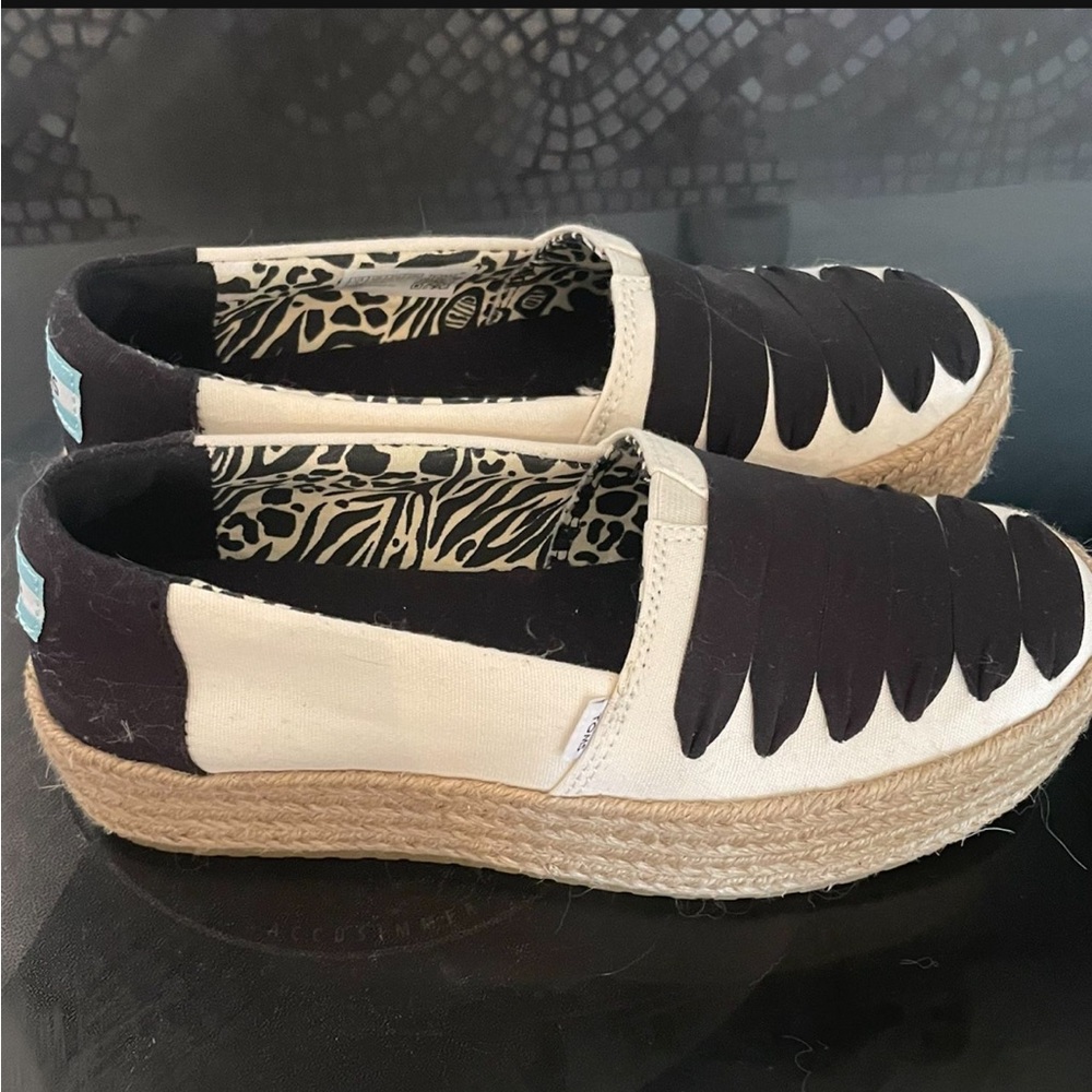 Toms Wedge Slip-ons size 5